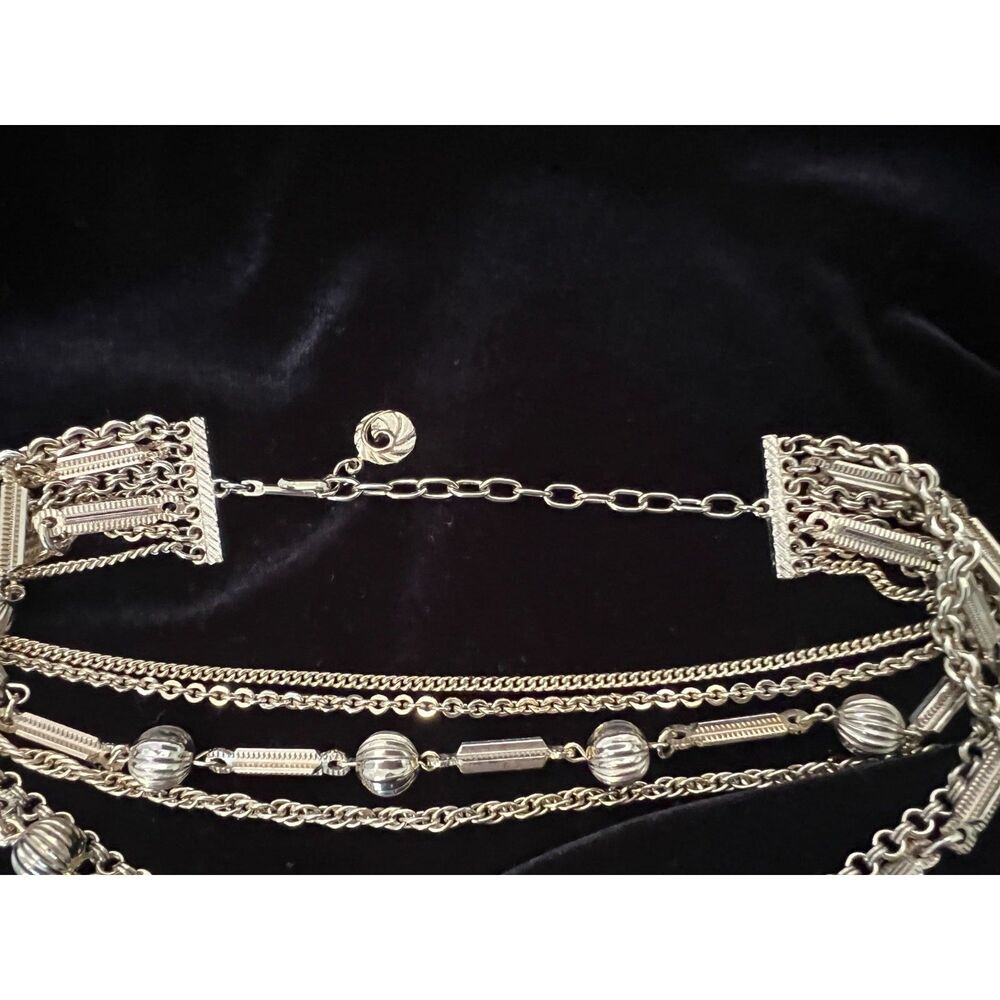 VTG Lisner 7 strand 16 " necklace Gold tone good condition - Picture 2 of 7